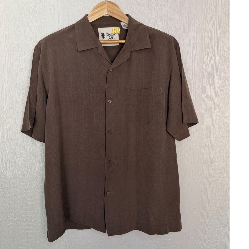 Vintage Silk Circa 1969 Mens XL Brown 100% Silk Short Sleeve Camp Shirt Pocket